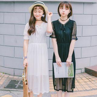 Bow Accent Short Sleeve Midi Lace Dress