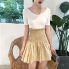 Plain Convestable Slim-fit Short-sleeve T-shirt / Plain High-waist A-line Skirt
