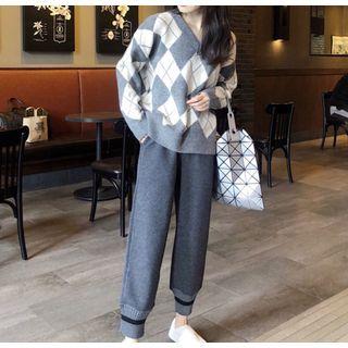 Diamond Check Sweater / Harem Pants