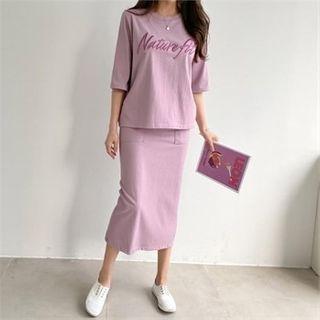 Set: Letter Embroidered T-shirt + Band-waist Skirt