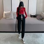 Long-sleeve Cropped T-shirt / Plain Sweatpants
