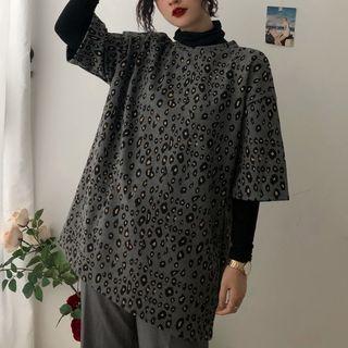Leopard Print Short-sleeve T-shirt / Mock Turtleneck Long-sleeve Top