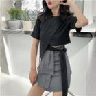 Crop Short-sleeve T-shirt / A-line Skirt
