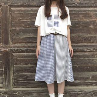 Short-sleeve Applique T-shirt / A-line Midi Skirt