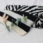 Zebra-printed Knit Muffler Black - One Size