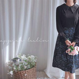 Chelsea-collar Bell-cuff Blouse