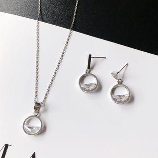 Circle Non-matching Earring / Necklace