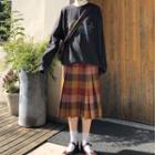 Printed Pullover / Plaid Midi A-line Skirt