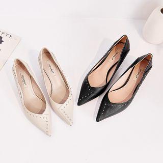 Pointed Studded Pumps