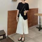 Plain T-shirt / Pleated A-line Midi Skirt
