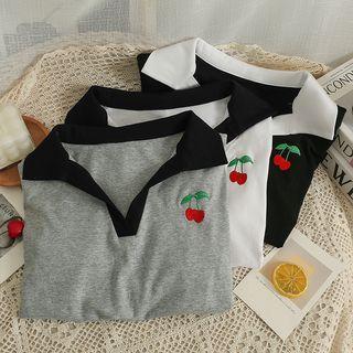 Contrasted Cherry-embroidered Crop T-shirt