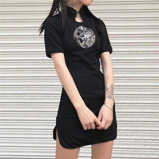 Short-sleeve Dragon Embroidered Mini Qipao