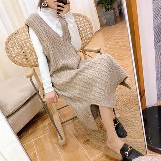 Sleeveless V-neck Cable Knit Dress