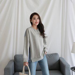 Round-neck Striped-trim Pullover