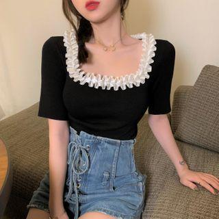 Short-sleeve Ruffle T-shirt Black - One Size