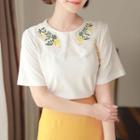 Laced-collar Flower-embroidered Top