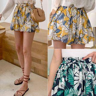 Drawstring-waist Flared Foliage Shorts