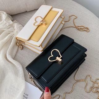Heart Buckle Chain Strap Crossbody Bag