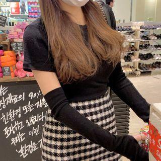Set : Short-sleeve Plain T-shirt + Plain Arm Sleeves