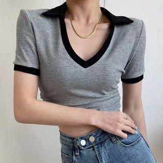 Short-sleeve V-neck Two-tone Cropped T-shirt
