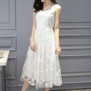 Sleeveless Midi Lace Dress