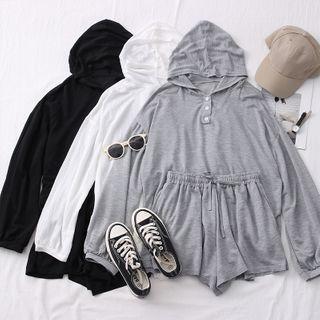 Set: Lightweight Hooded Sweatshirt + High-waist Shorts