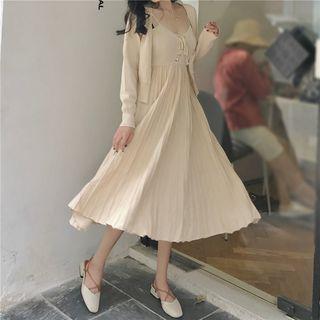 V-neck Cardigan / Spaghetti Strap Accordion Pleated Knit Dress