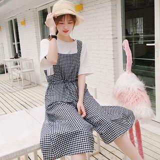 Set: Short-sleeve T-shirt + Gingham Wide-leg Jumper Pants