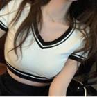 Short-sleeve V-neck Crop Knit Top White - One Size