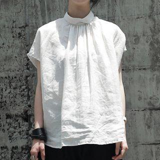 Short-sleeve Buttoned Back Top