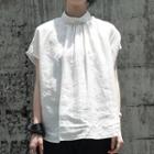 Short-sleeve Buttoned Back Top