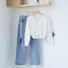 V-neck Sweater / Straight Fit Jeans