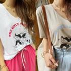 V-neck Letter Print Illustrated T-shirt