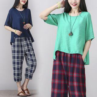 Set: Short-sleeve Dip Back T-shirt + Plaid Cropped Pants
