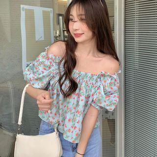 Short-sleeve Off-shoulder Floral Print Top Floral - Blue - One Size