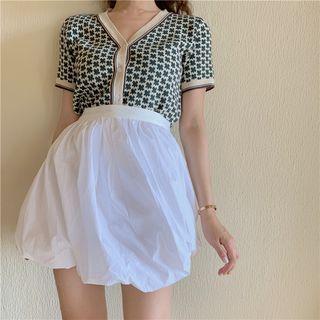 Flower Pattern Knit Cardigan / Plain Mini Skirt