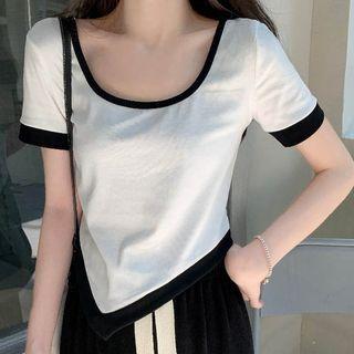 Color-block U-neck Asymmetric T-shirt