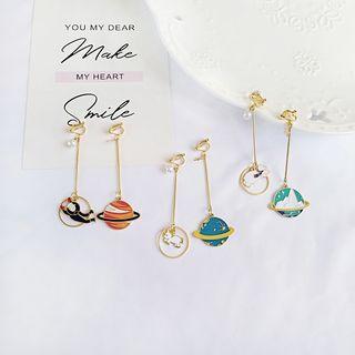 Non-matching Alloy Planet / Rabbit / Astronaut Dangle Earring