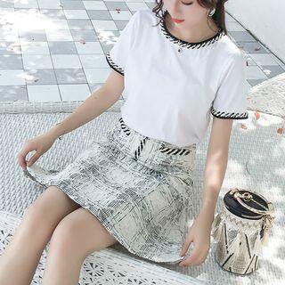 Set: Crew-neck Short-sleeve T-shirt + A-line Tweed Skirt