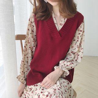 Dip Back V-neck Knit Vest
