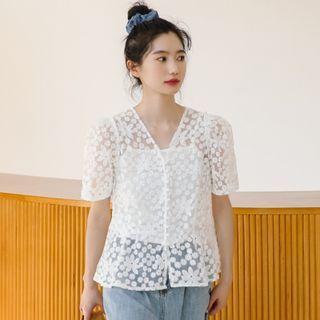 Set: Short-sleeve V-neck Lace Top + Camisole Top