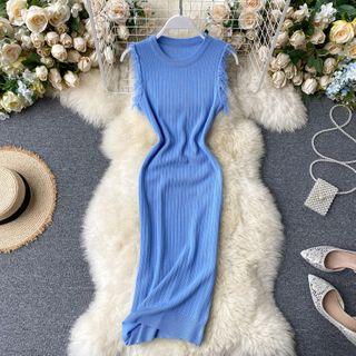 Crew-neck Sleeveless Sheath Knit Dress