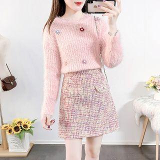 Set: Flower Accent Knit Top + A-line Skirt