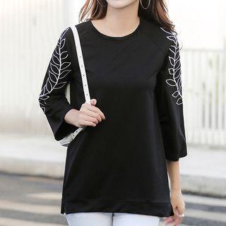 Embroidered 3/4 Sleeve Pullover