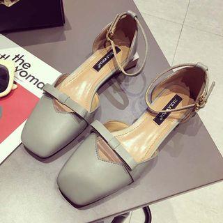 Bow Detail Low Heel Pumps
