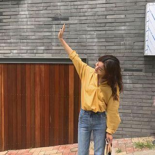 Split-neck Buttoned-back Shirt