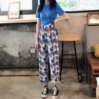 Short Sleeve Cropped T-shirt / Leaf Print Pants