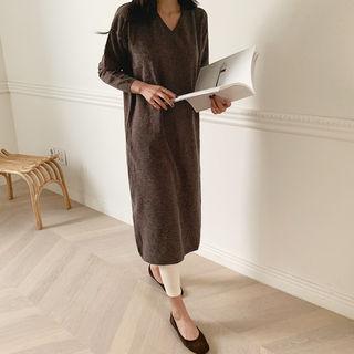 V-neck M Lange Knit Midi Dress
