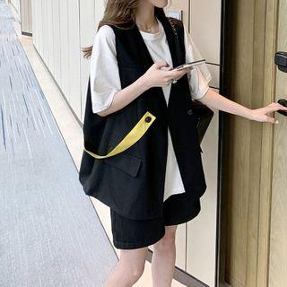 Set: Elbow-sleeve T-shirt + Double-breasted Vest + Shorts