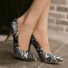 Printed Pointed Pumps